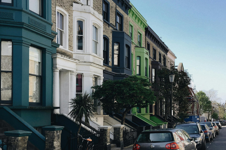 London’s Property Bubble Bursts: Young Buyers Flee, Elites Exit!