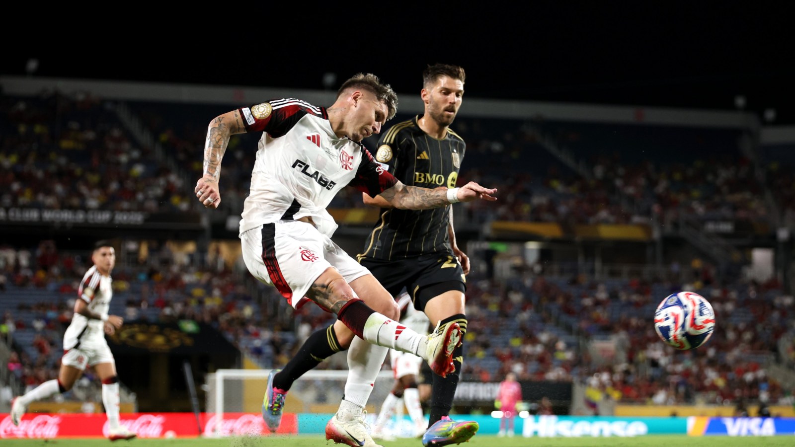 LAFC Enfrenta Flamengo na Copa do Mundo de Clubes: Um Conflito de Destinos LAFC Enfrenta Flamengo na Copa do Mundo de Clubes: Um Conflito de Destinos