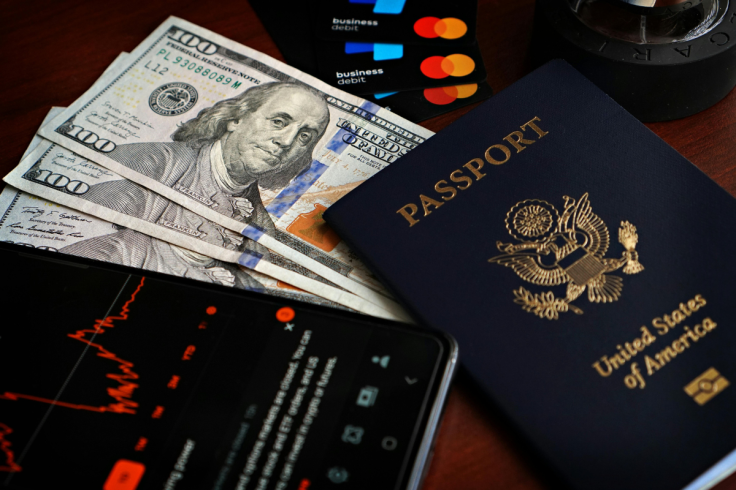 USCIS Switches Text Alerts to USAIMM—Don’t Fall for Scams!