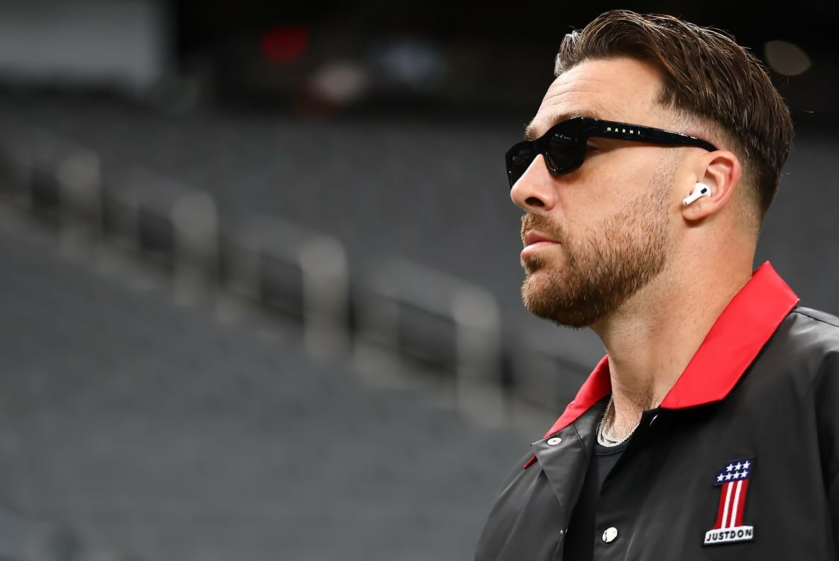 Travis Kelce Injury Update: What Happened on the Field and Was Taylor Swift Watching?   www.ibtimes.co.uk