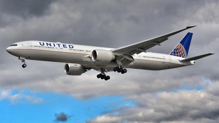 Boeing 787-8 Dreamliner declares ‘MAYDAY’ due to engine failure
