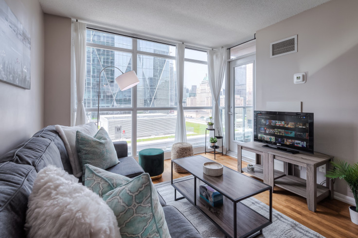 RivetStays – The Yonge (Stunning Suite)