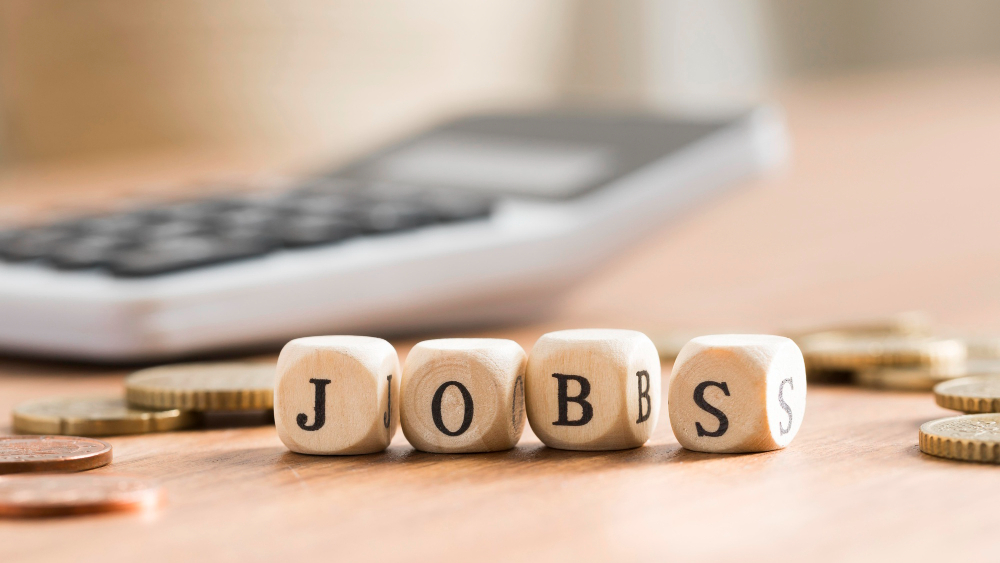 US Job Market Wobbles: Shock Figures Reveal Hiring Slump and Steep Revisions Spark Recession Fears