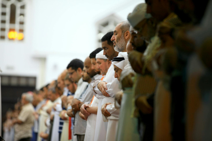 Muslim Men Worshipping