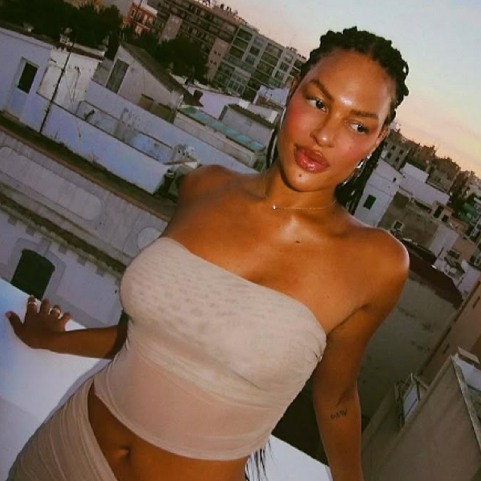 10 Photos of Liz Cambage and Quick Facts about Her Age, OnlyFans Account, Dating Life and More | IBTimes UK