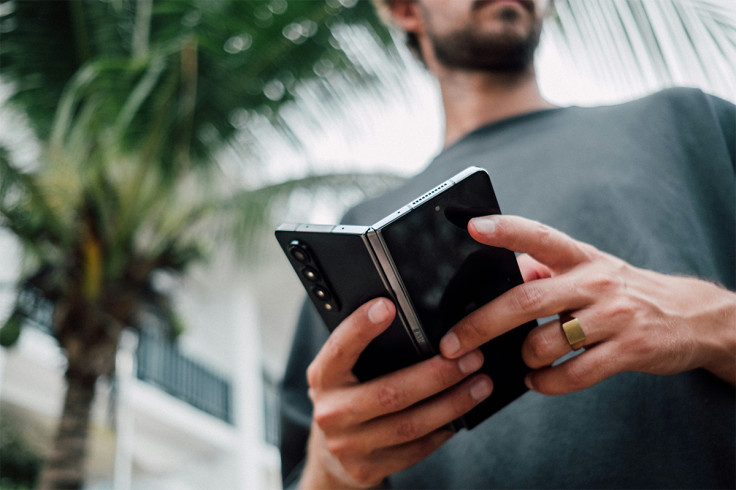 Foldable phone