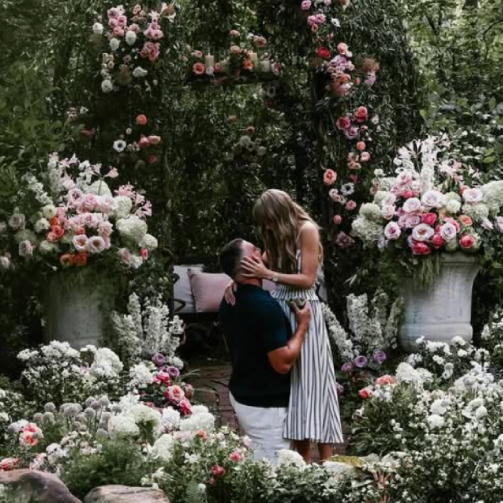 Taylor Swift Engaged to Travis Kelce: What We Know So Far | IBTimes UK