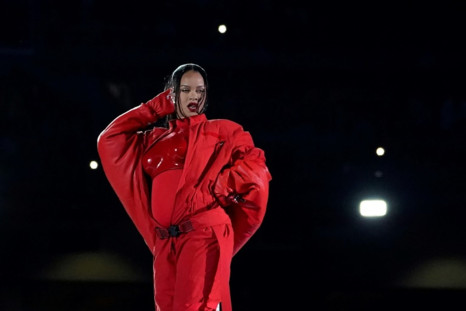 mom-again-rihanna-has-given-birth-baby-boy-report-says