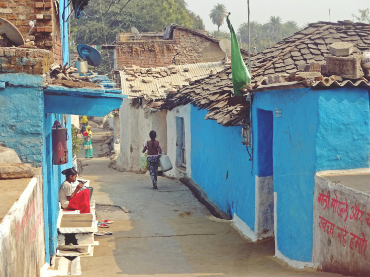 Narrow street in India