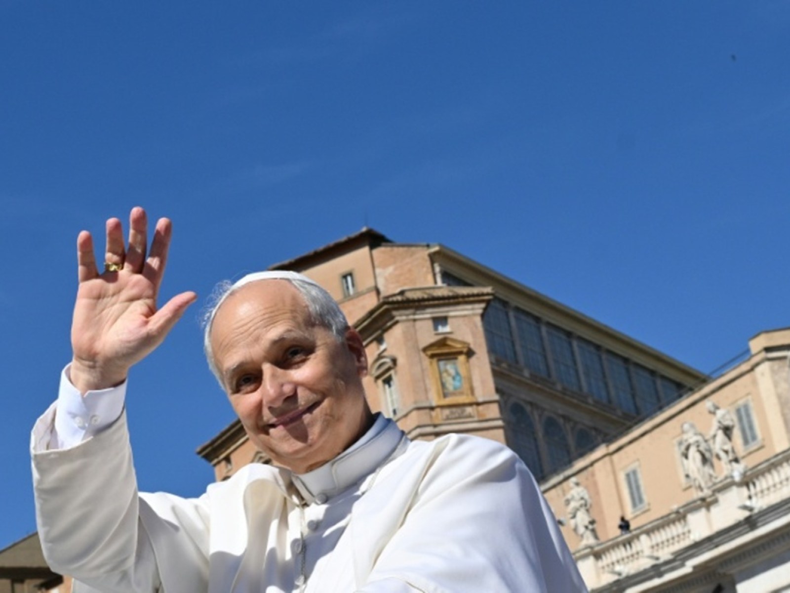 Pope Leo XIV Blesses a Block of Ice in Bizarre Protest Against Trump and GOP Climate Deniers | IBTimes UK