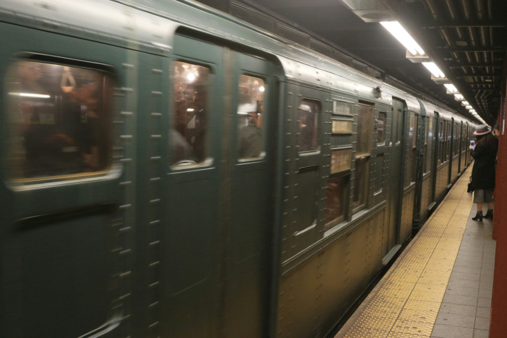 A train pulling in a station