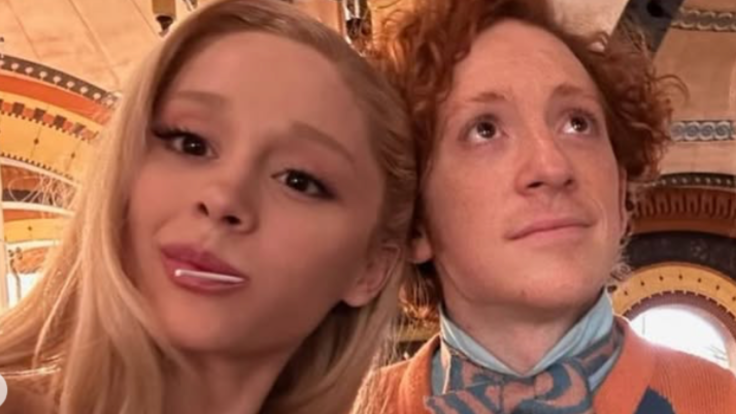 Ariana Grande & Ethan Slater