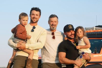 Zac Efron with dad & siblings Dylan, Henry, and Olivia Efron