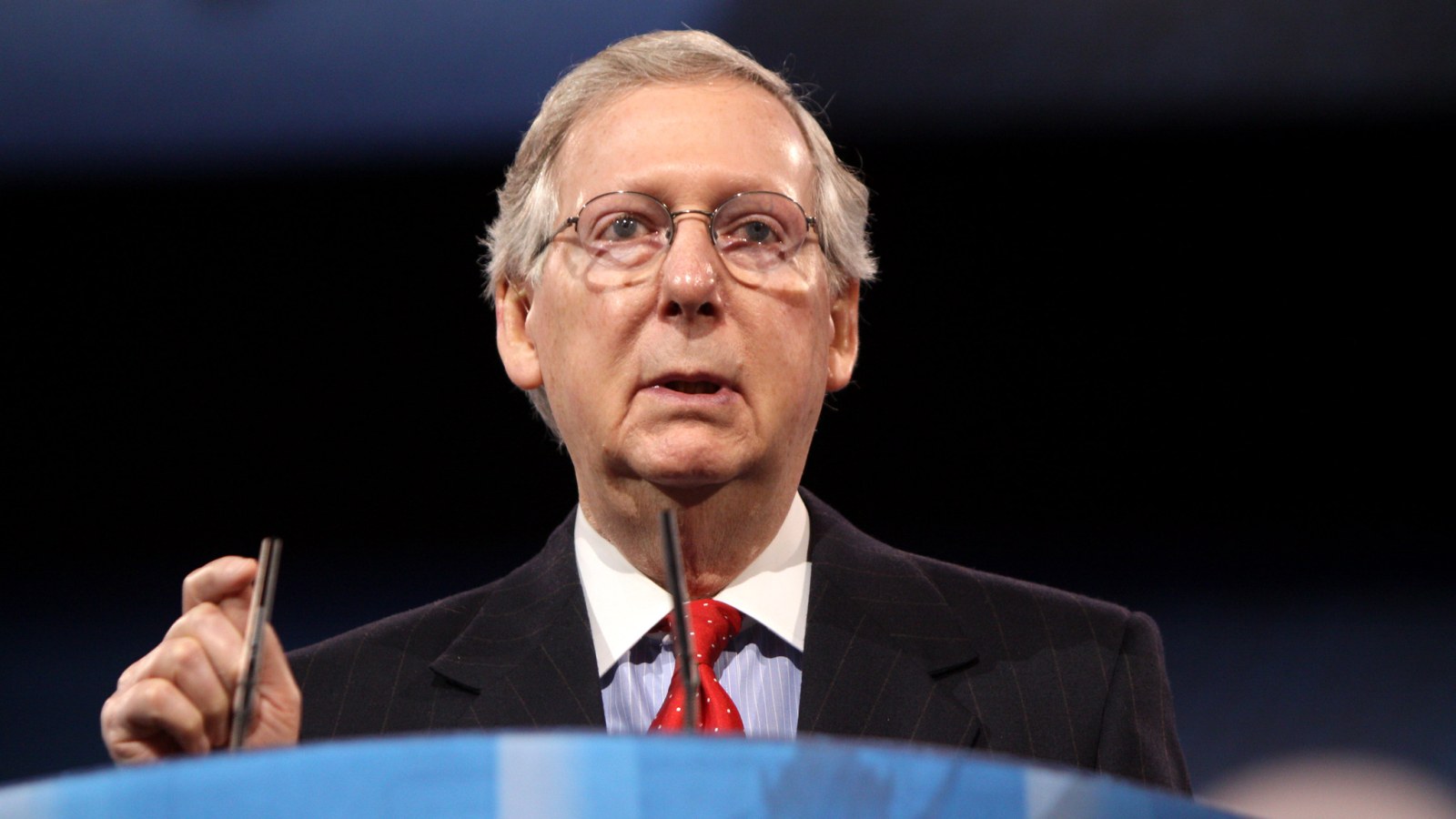 Mitch McConnell Health Update: GOP Leaders Say Senator Is Alert as 'Brain Dead' Rumours Persist Amid Hospital Secrecy