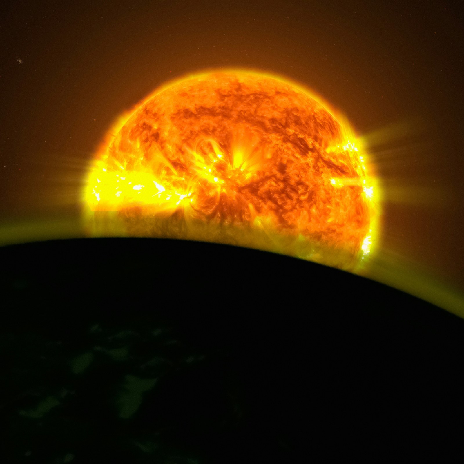NASA's Big 3I/ATLAS Lie Exposed? Theorists Shocked After 'Hidden' Object Appears Beside the Sun | IBTimes UK