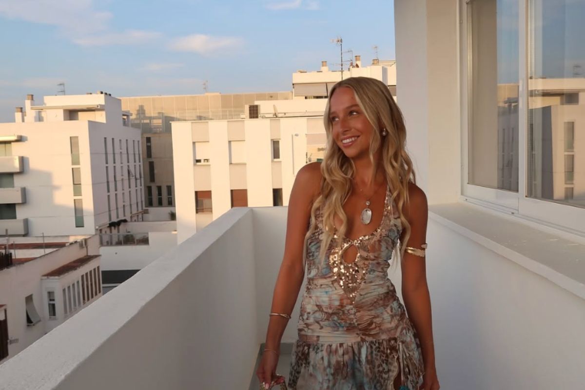 হান্না গ্রাবস কে? TikTok প্রভাবশালী তার সামগ্রীর জন্য হারিকেন মেলিসা আপডেট শোষণের জন্য সমালোচিত হান্না গ্রাবস কে? TikTok প্রভাবশালী তার সামগ্রীর জন্য হারিকেন মেলিসা আপডেট শোষণের জন্য সমালোচিত