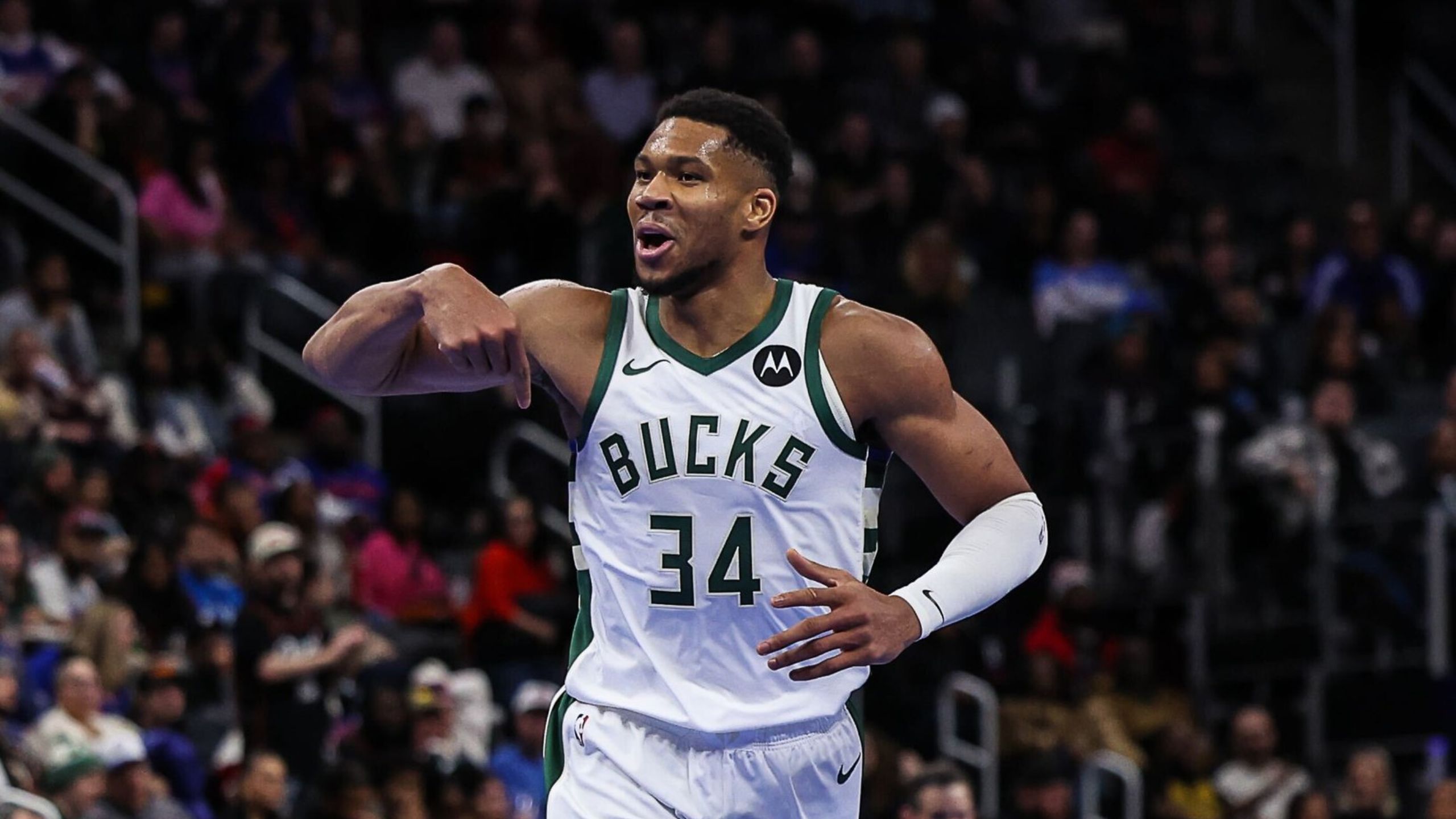Giannis Antetokounmpo Takes Six Steps Without a Travel Call — Fans Say It's the 'Walk of the Year'