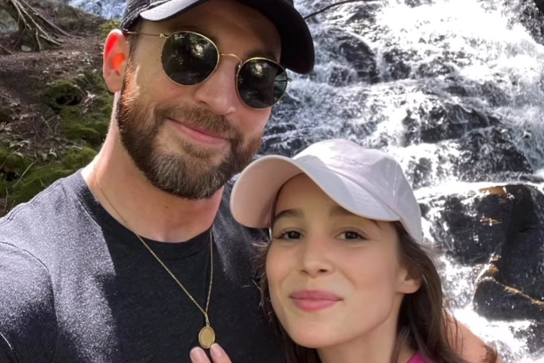 Chris Evans and Alba Baptista Chris Evans and Alba Baptista