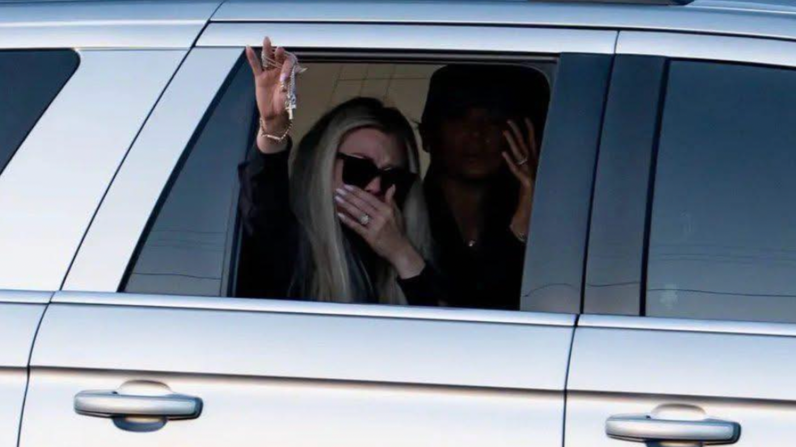 ফক্সের জেসি ওয়াটারস চার্লির মৃত্যুর পর এরিকা কার্কের প্রথম টিভি সাক্ষাৎকারটি সুরক্ষিত করে