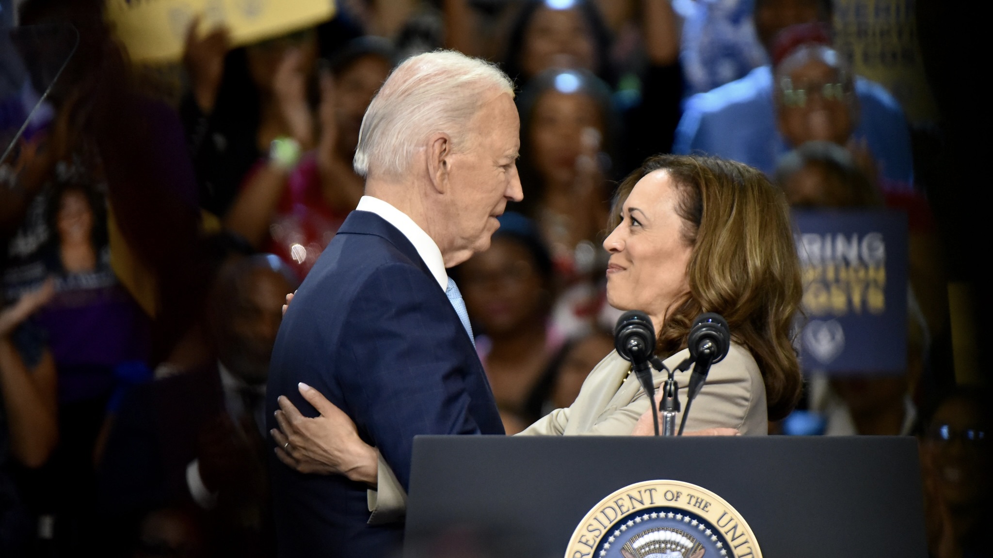Kamala Harris Says Biden Is 'All About Himself': Ex-VP Reveals Call That Left Her 'Disappointed' | IBTimes UK