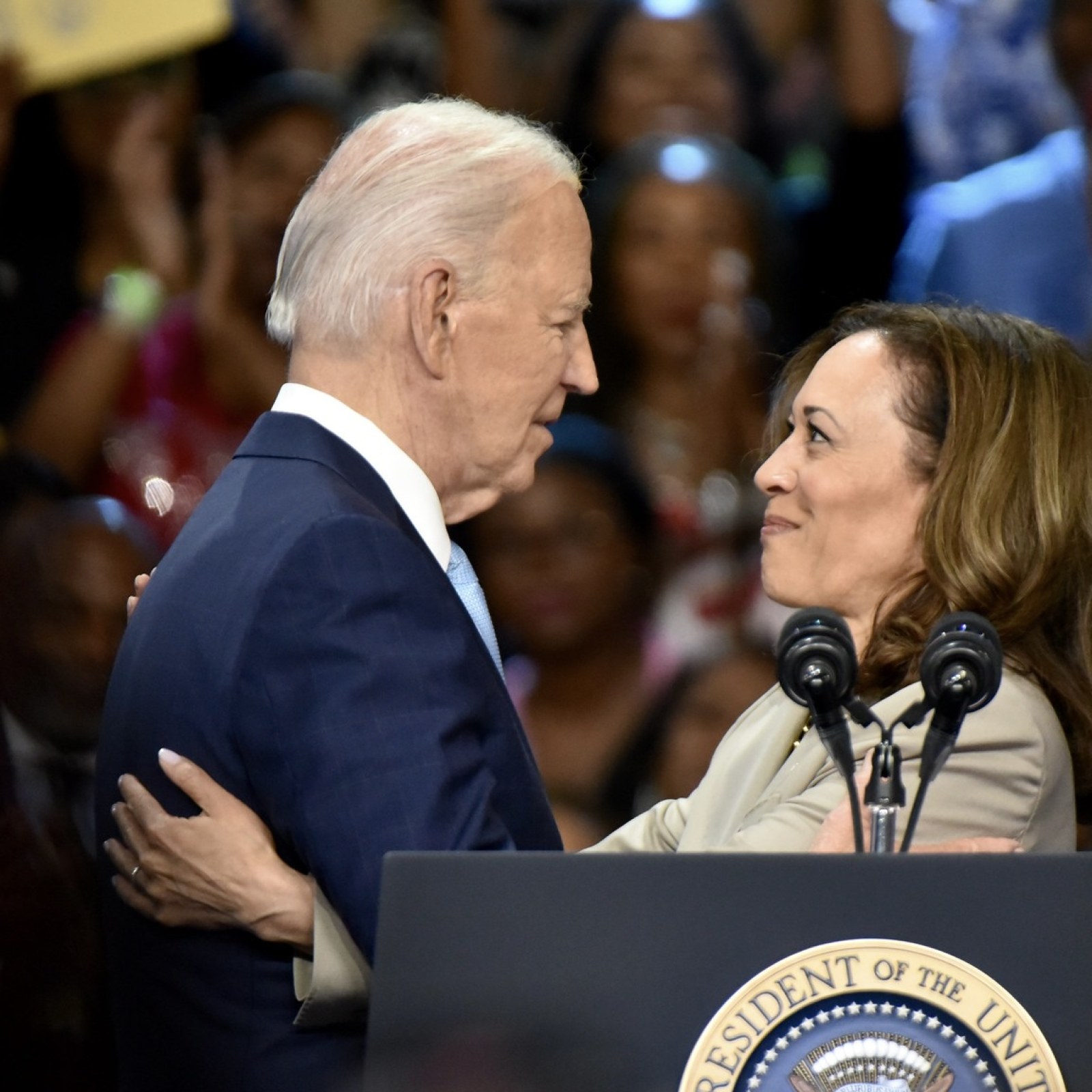 Kamala Harris Says Biden Is 'All About Himself': Ex-VP Reveals Call That Left Her 'Disappointed' | IBTimes UK