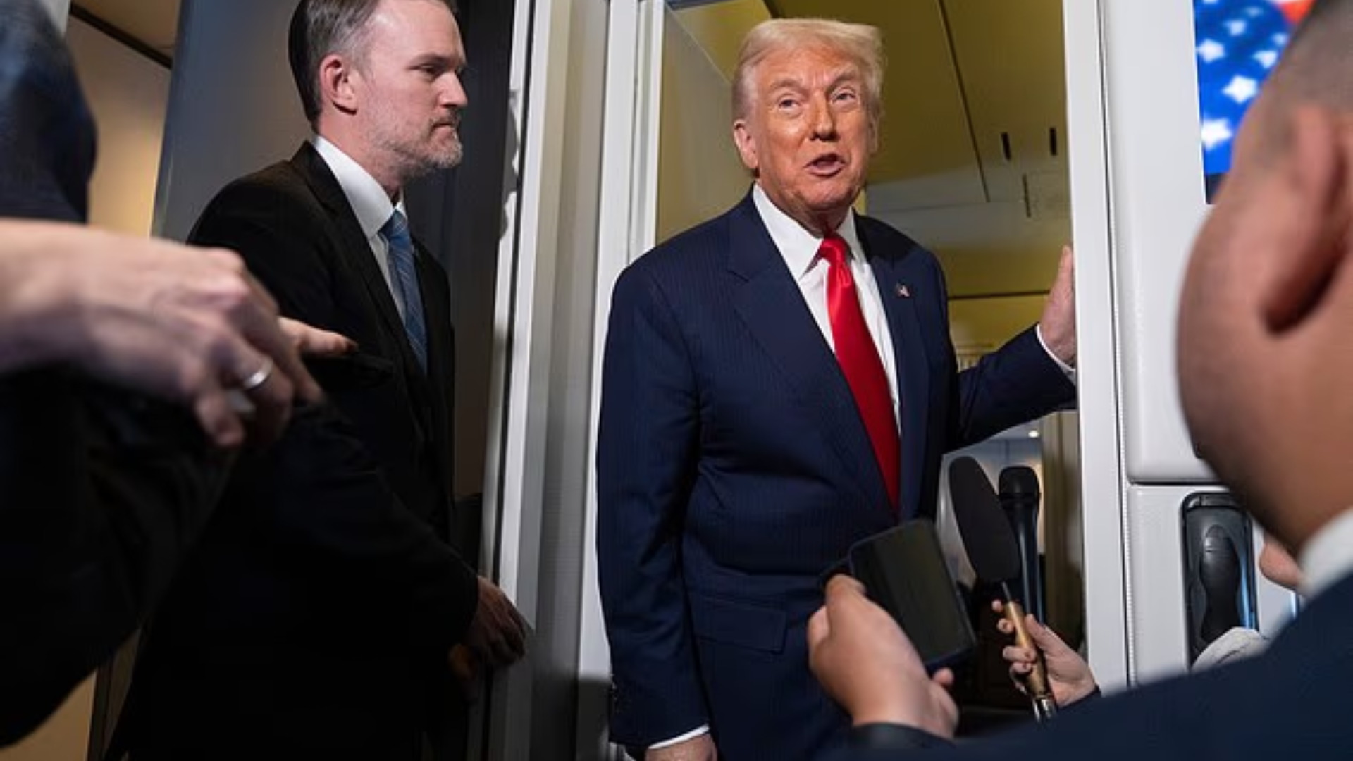 'Piggy' Trump Blasted For 'Garbled' Tone at Mar-a-Lago, Mocked After 'Dozing Off' During Press Con
