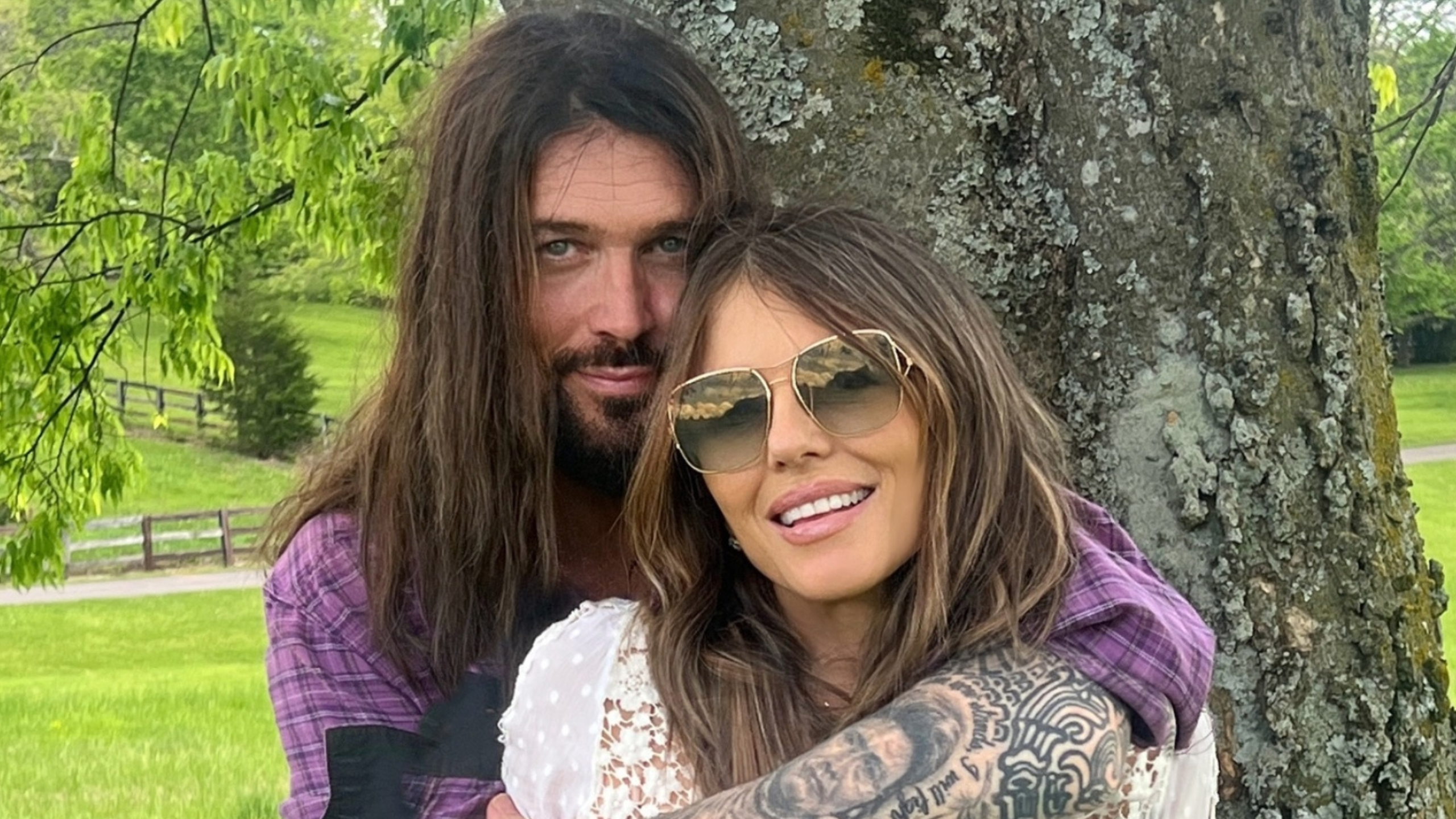 Liz Hurley to Wed Billy Ray Cyrus After Ex’s ‘Extreme Abuse’ Claims, Report Says   www.ibtimes.co.uk