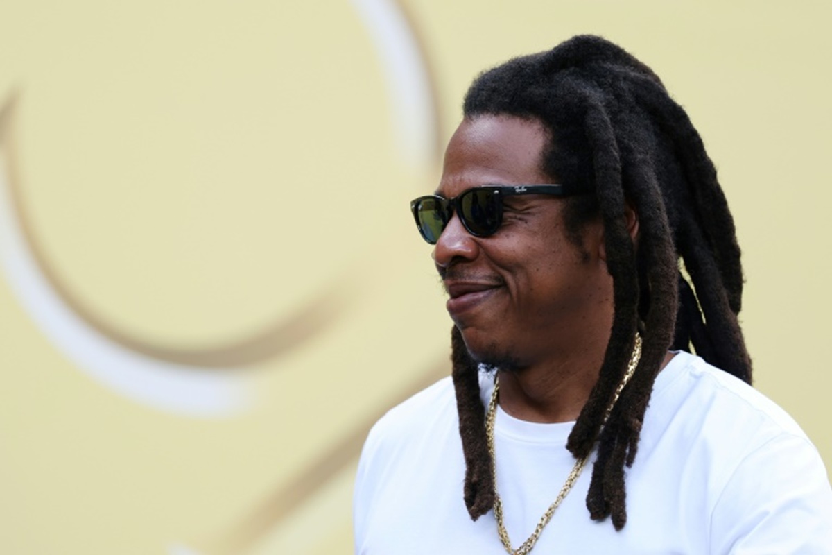 Claims Jay-Z Drugged, Assaulted Women and Appeared Naked With Harvey Weinstein in Epstein Files Debunked