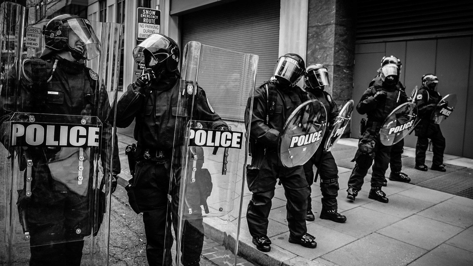 81 Arrested in One Day: US Immigration Crackdown in Charlotte Causes Outrage