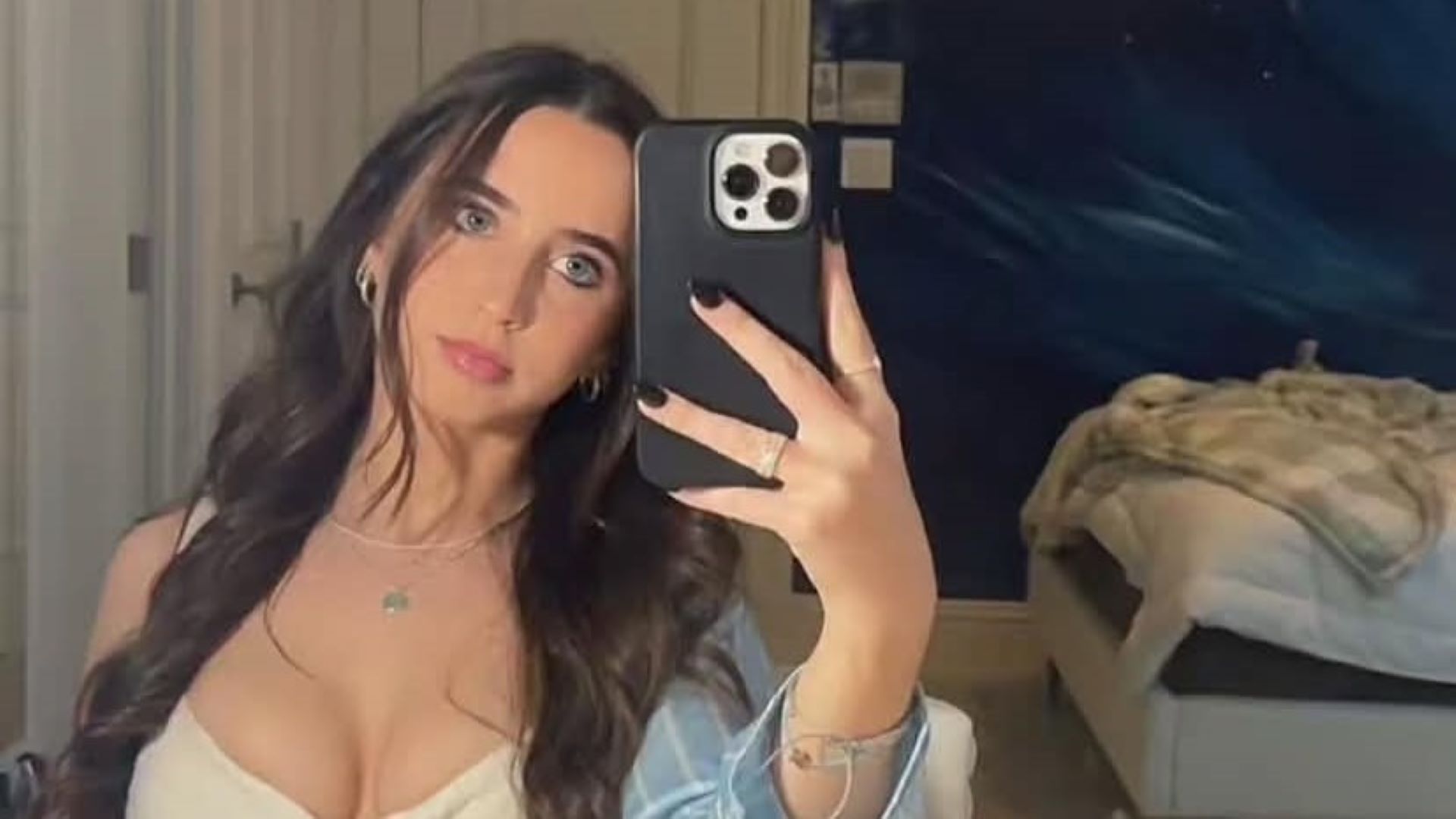 10 Photos of Harley, The Stunning Football Fan Who Went Viral During  Georgia-Texas Game | IBTimes UK