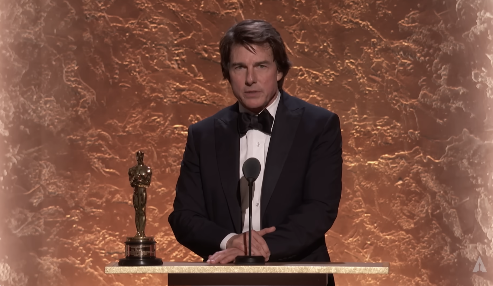 Donald Trump Pokes Fun at Tom Cruise's Height While Praising 'Handsome, Taller' Pilots