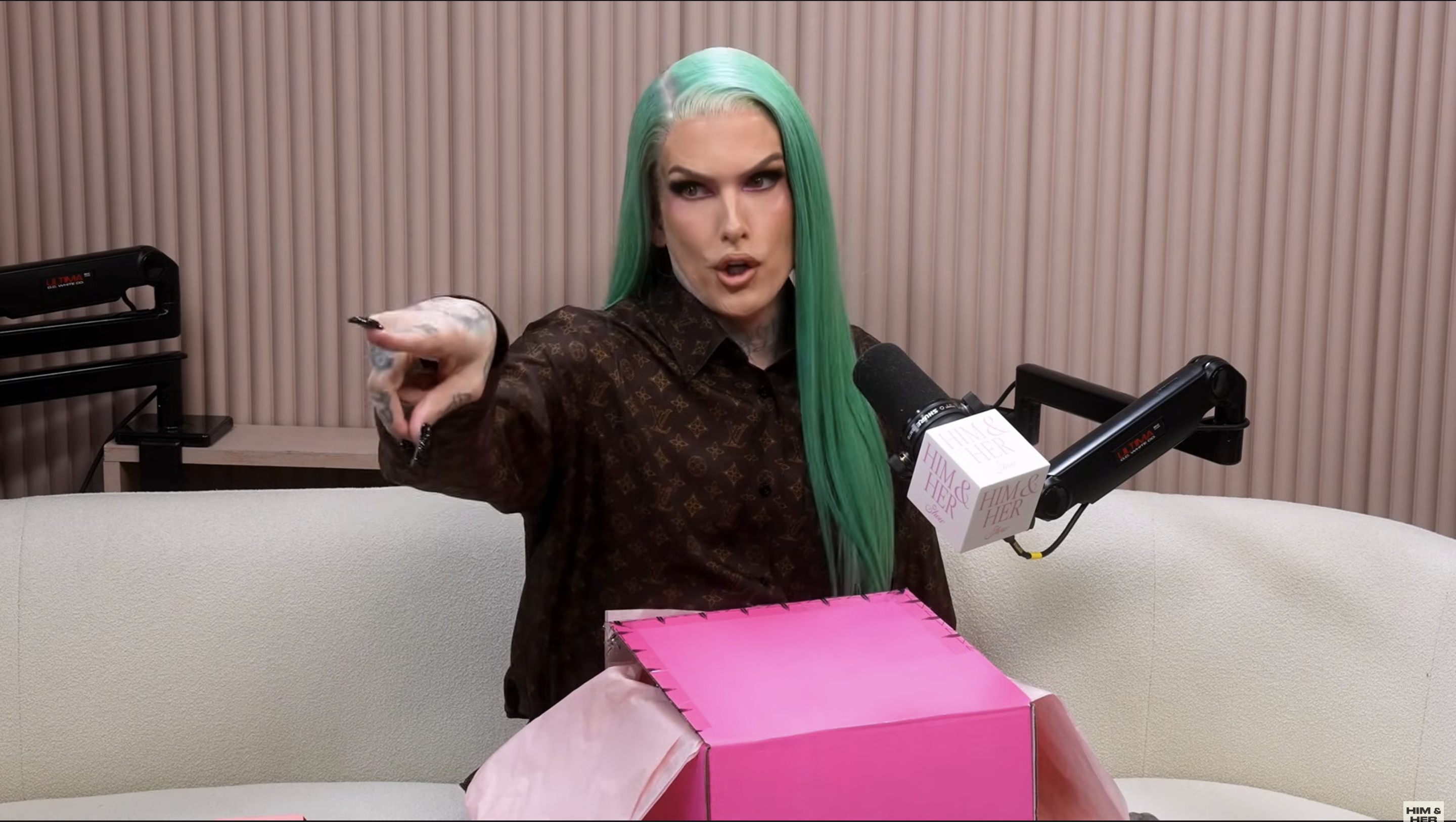 'I Am Not Gay', Jeffree Star's Explosive Gender Comments Set Internet Ablaze