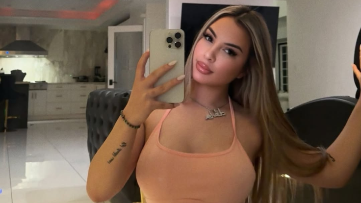 Latin singer Delarosa