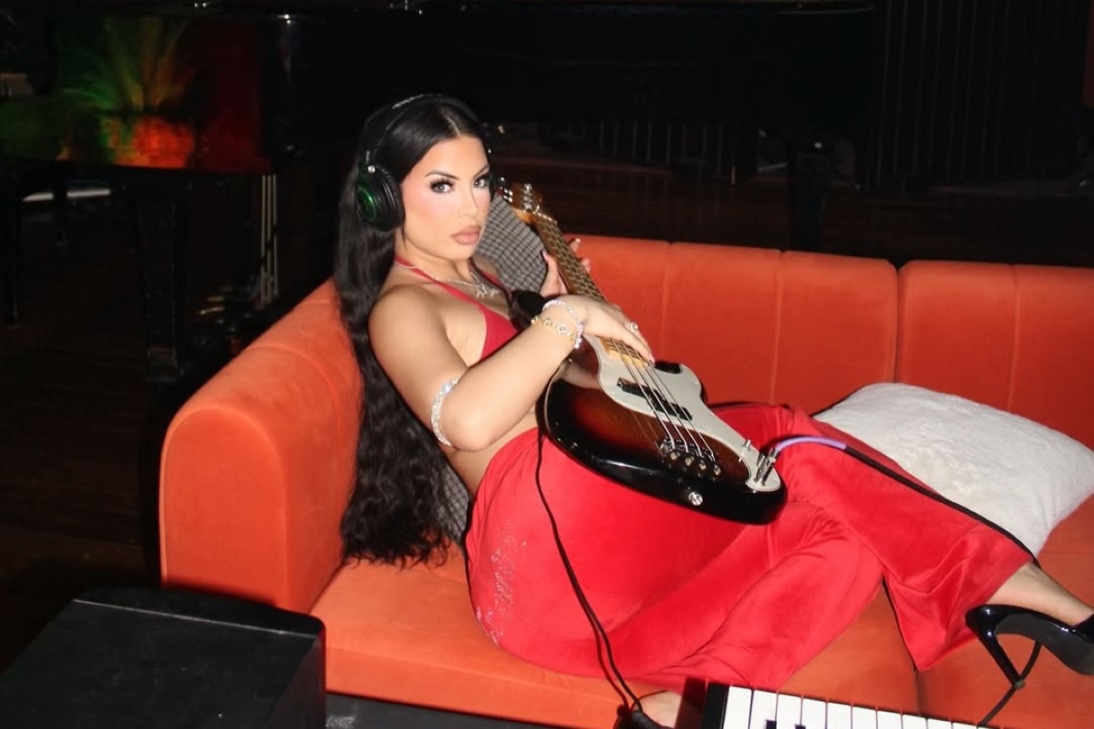 Maria De La Rosa aka DELAROSA