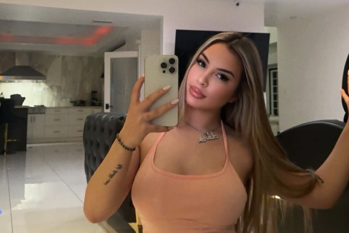 Maria De La Rosa aka DELAROSA