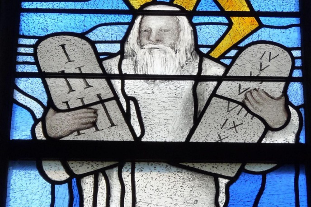 South African Pastor Amputates Thief's Hands In What Is Deemed 'Thou Shalt Not Steal' Taken Literally