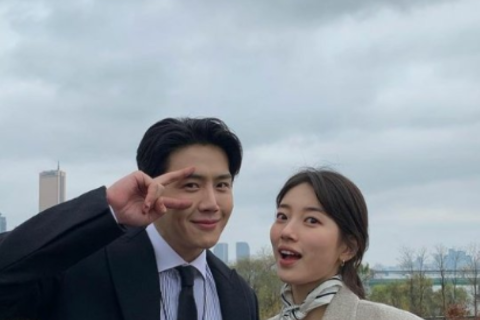 Kim Seon Ho and Suzy