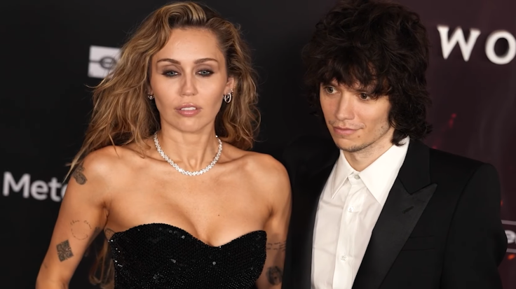 MIley Cyrus Debuts Engagement Ring Worth £350k