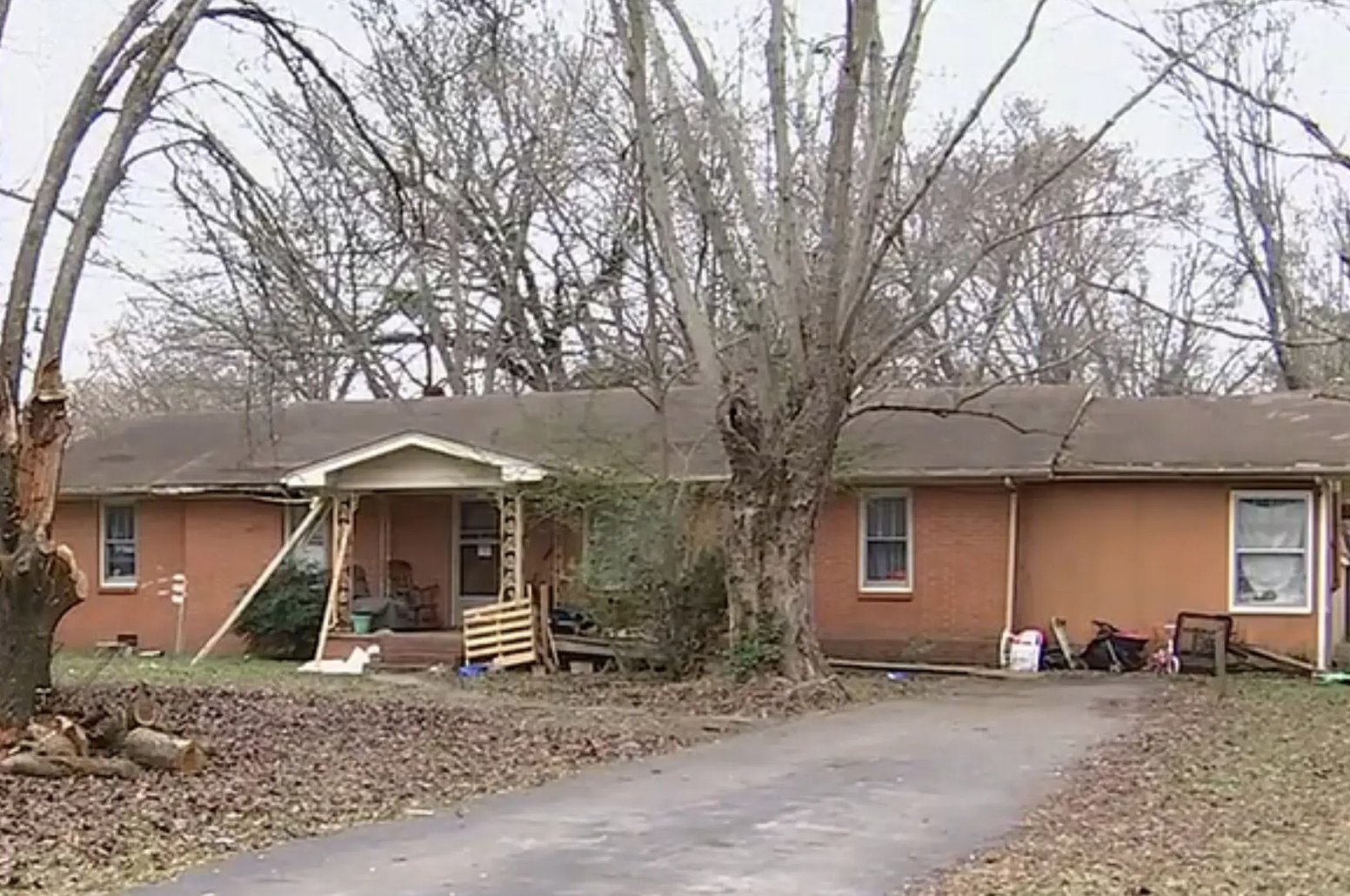 Tennessee Pit Bull Attack Tragedy: Family's 7 Dogs Kill James Alexander Smith And 3-Month-Old Grandkid