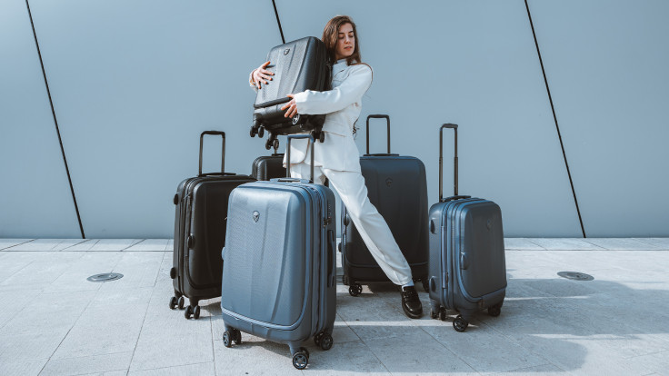 Vantage Smart Access™ 21" Carry-On Luggage