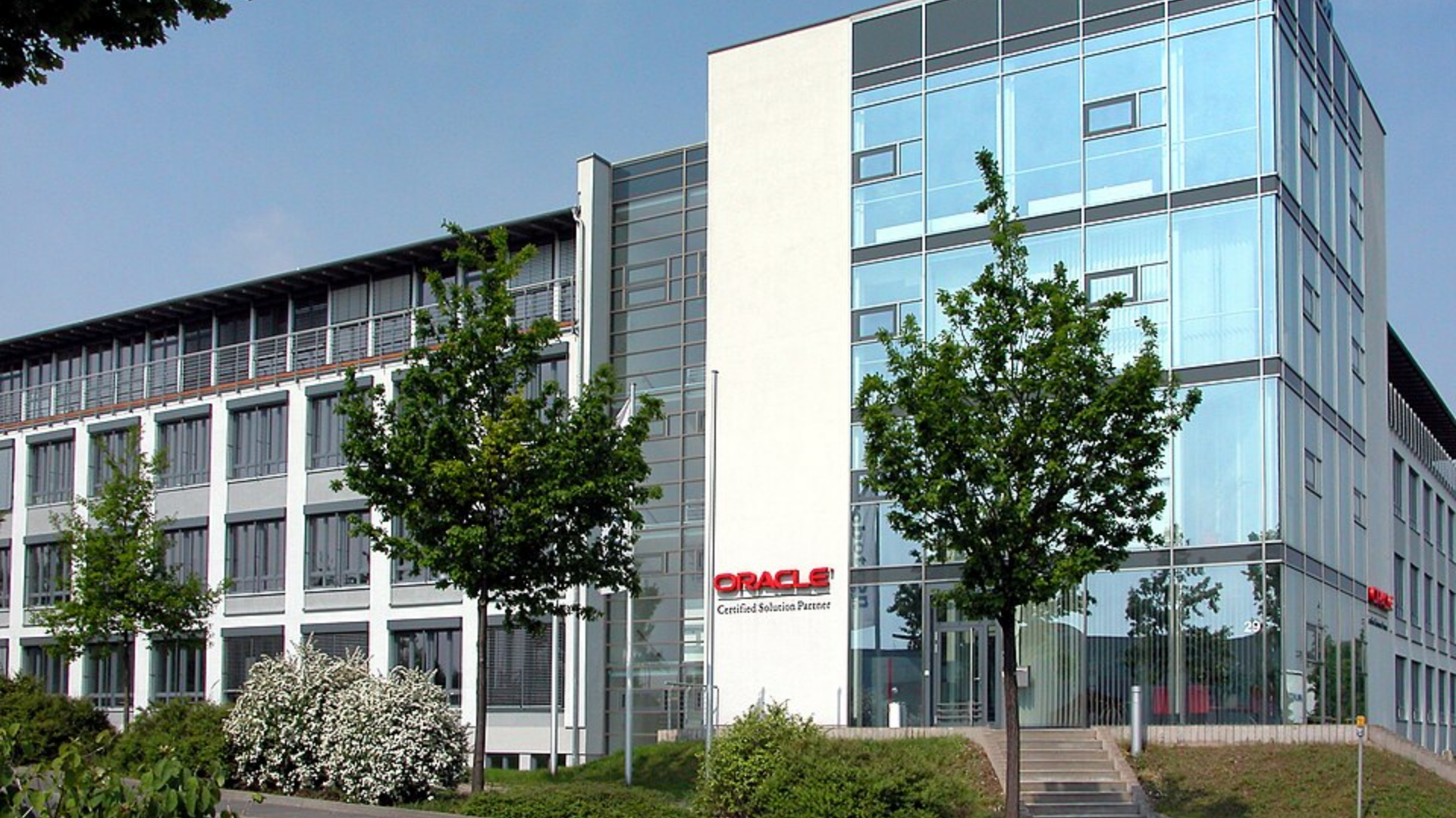 Oracle Layoffs 2026: Massive Job Cuts Could Affect 30K Workers — Is AI to Blame?