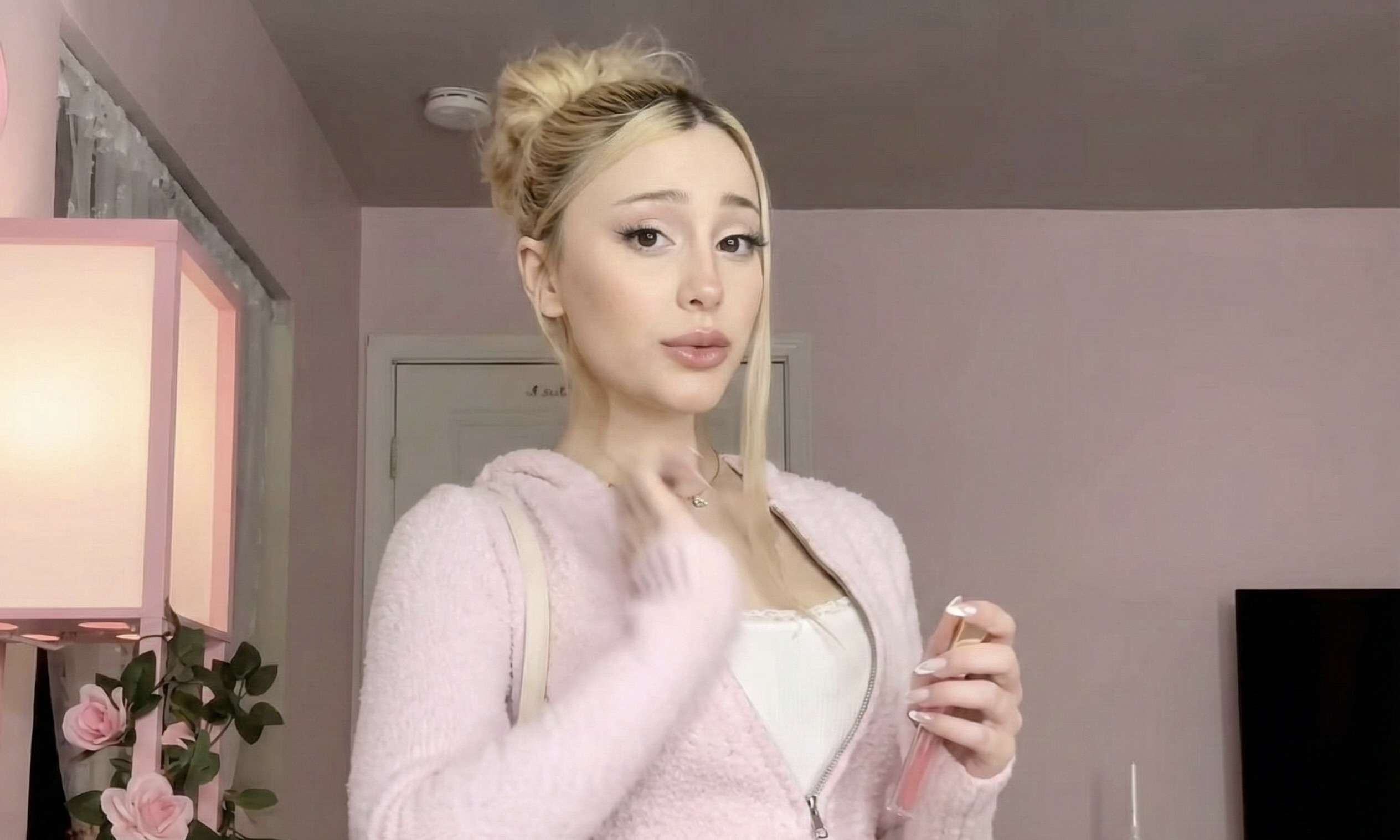 Ariana Grande impersonator Paige Niemann