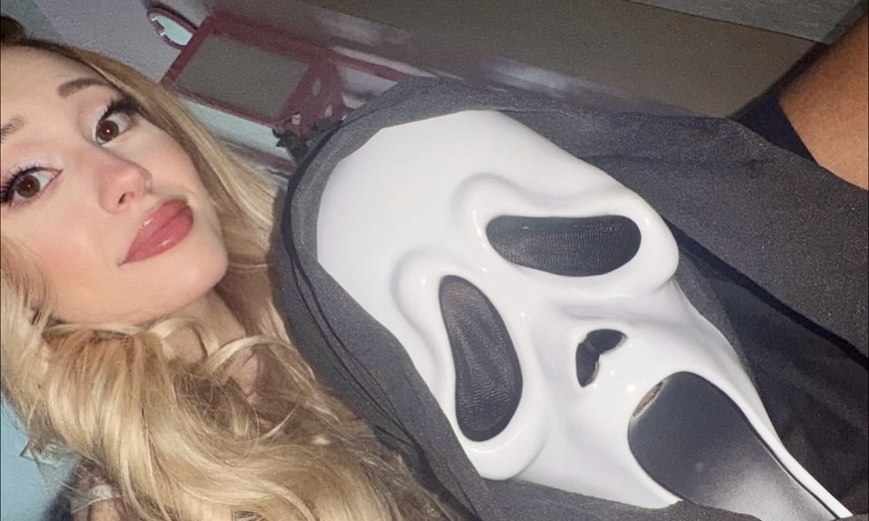 Ariana Grande impersonator Paige Niemann