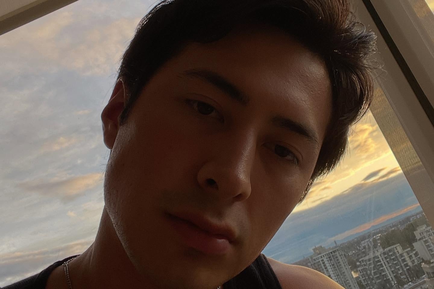 Hudson Williams Pics