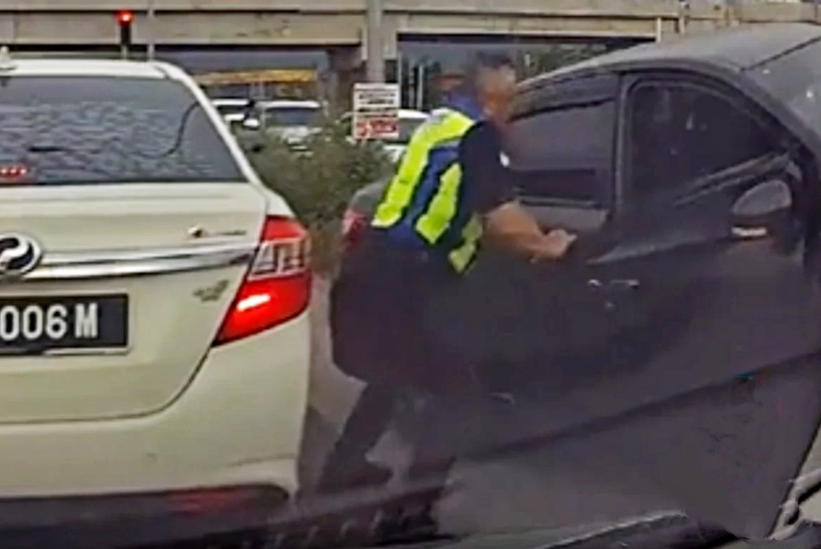 Superman Caught on Camera! Malaysian Police Powerfully Rips Car Door in Bare Hands to Catch Thieves