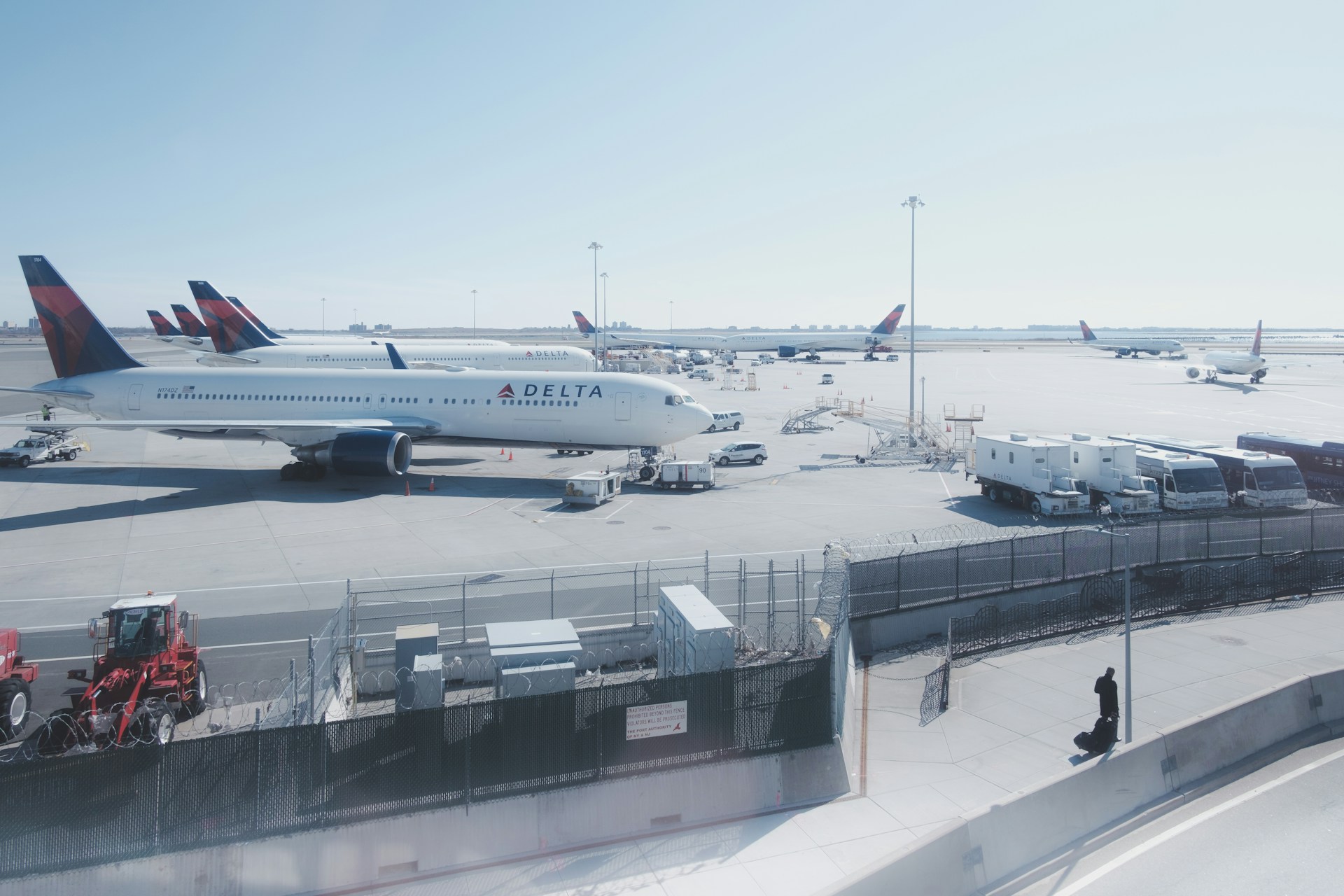JFK And Newark Alerts: Major New York Airports Paralysed By Severe Winter Weather