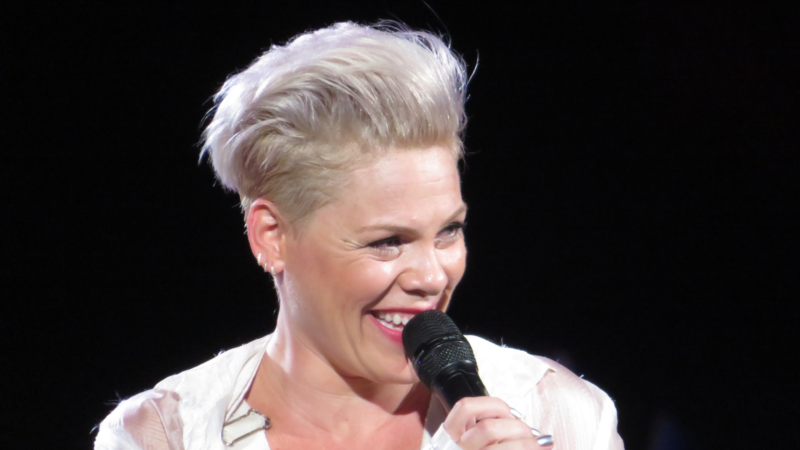 Pink Singer Atlanta Is Pink Sick? Singer Spent New Year's Alone In Hospital Bed While ...