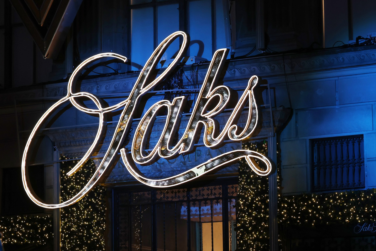 Luxury Giant in Freefall: Saks 'Desperate' to Lock Down $1B Financing After Skipping Huge Debt Payment