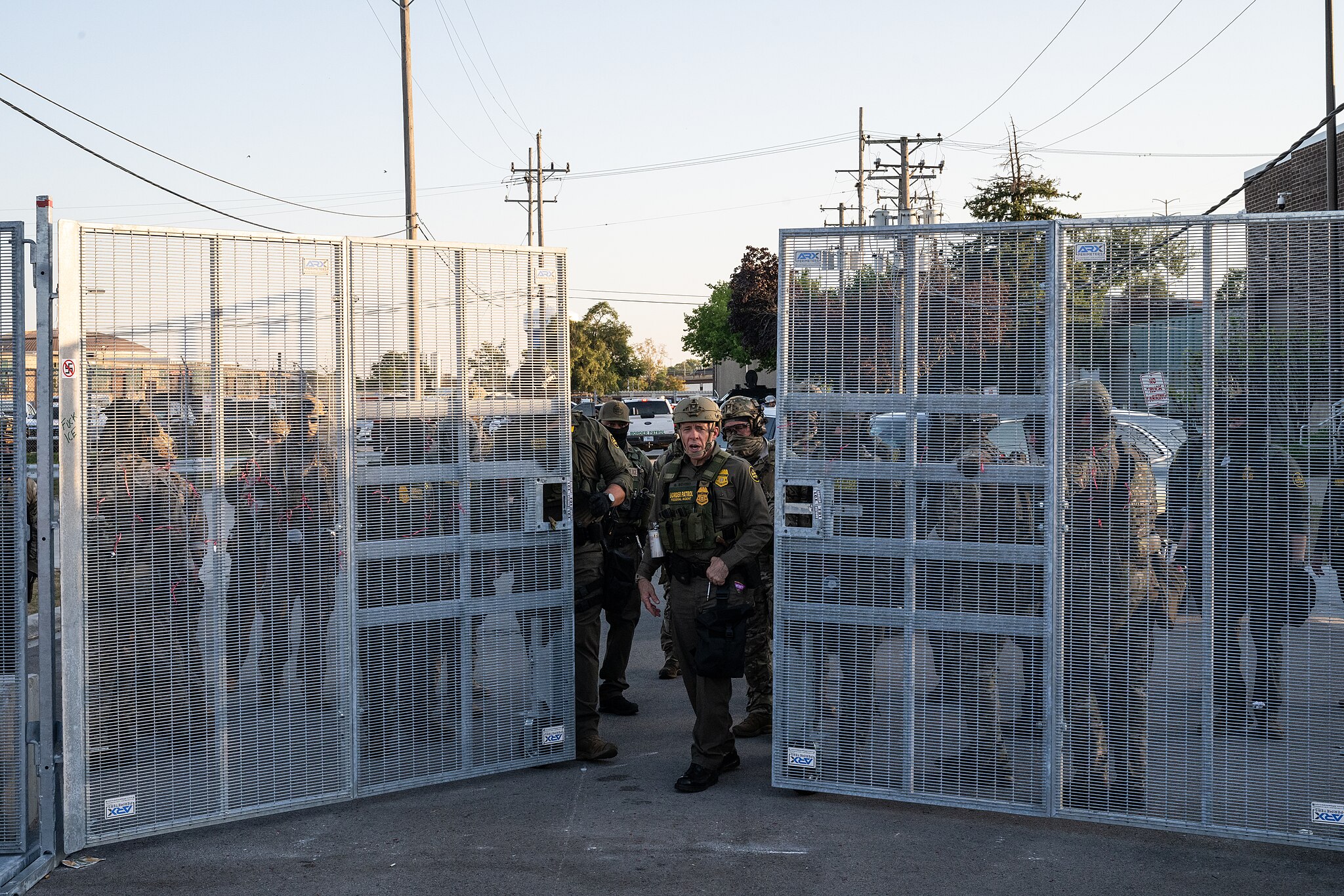 Heated ICE Encounter: Man Tells Agent to Arrest 'Melania Trump' and Jonathan Ross' Filipina Wife