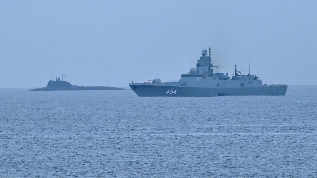 Russia Deploys Warships to Protect Oil Tanker from US Pursuit, Escalating Fears of Major Conflict